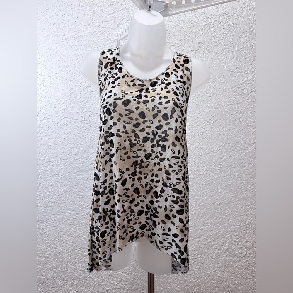 Leopard Print Sleeveless Top - Picture 2 of 7